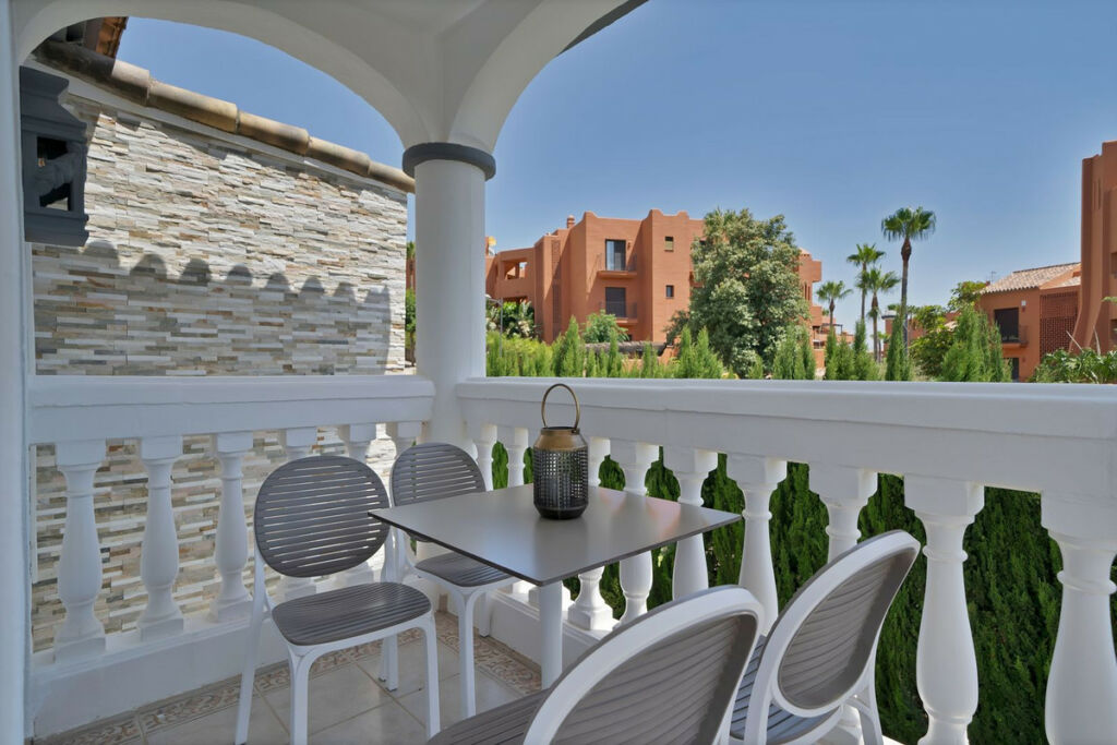 Detached Villa Estepona Málaga - image 41