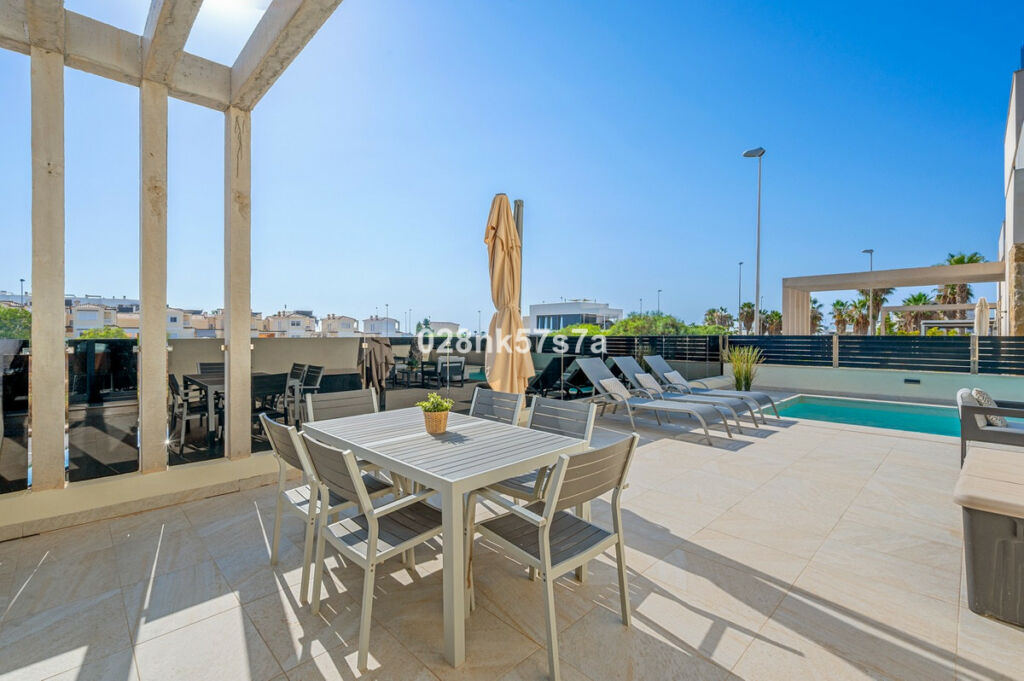 Detached Villa Lomas de Cabo Roig Alicante - image 41