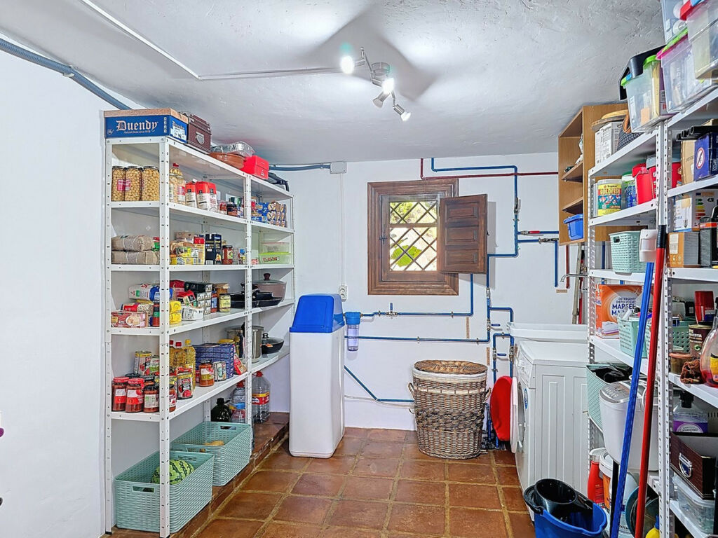 Detached Villa Riogordo Málaga - image 42