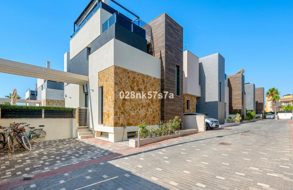 Detached Villa Lomas de Cabo Roig Alicante - image 42