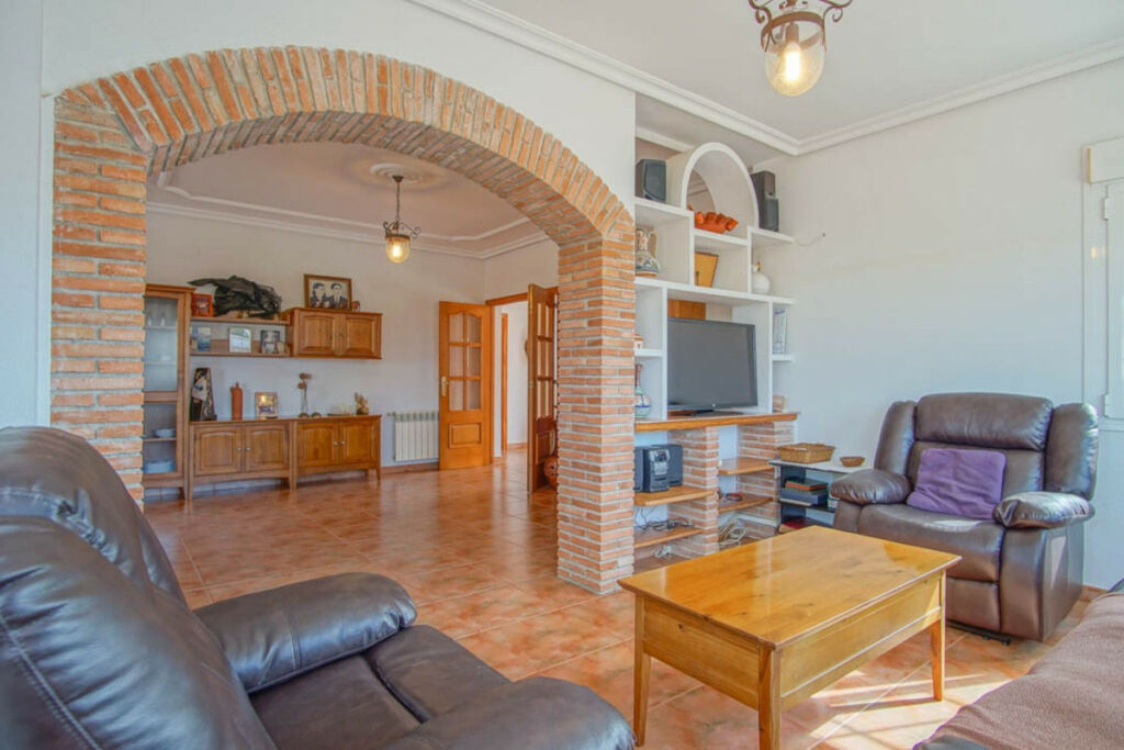 Detached Villa Los Pinos Alicante - image 14