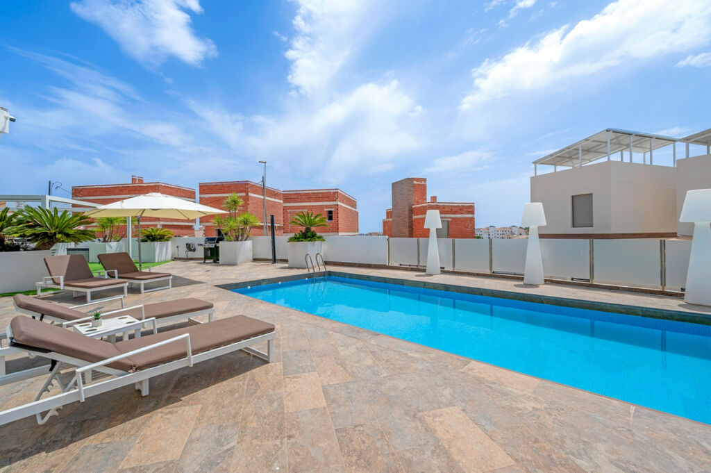 Detached Villa Villamartin Alicante - image 42