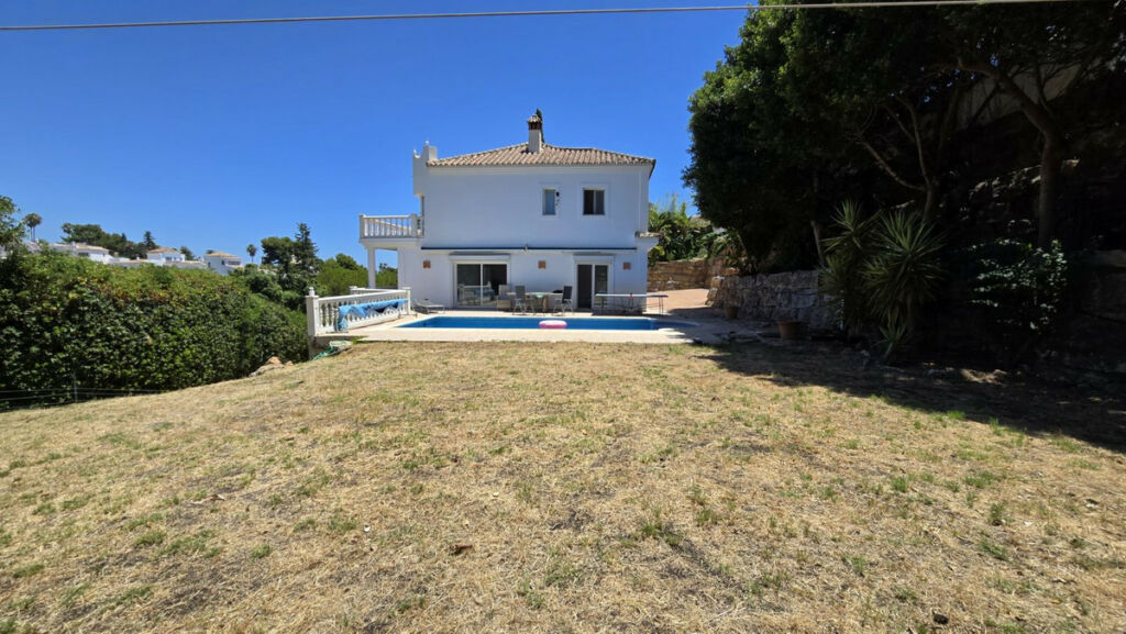 Detached Villa Calahonda Málaga - image 40