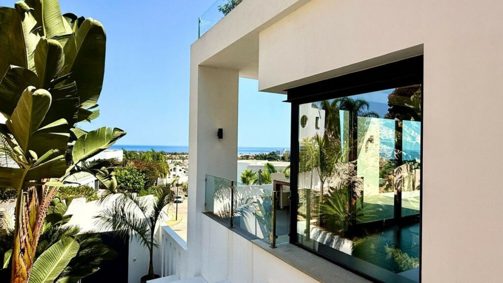 Detached Villa El Paraiso Málaga - image 42