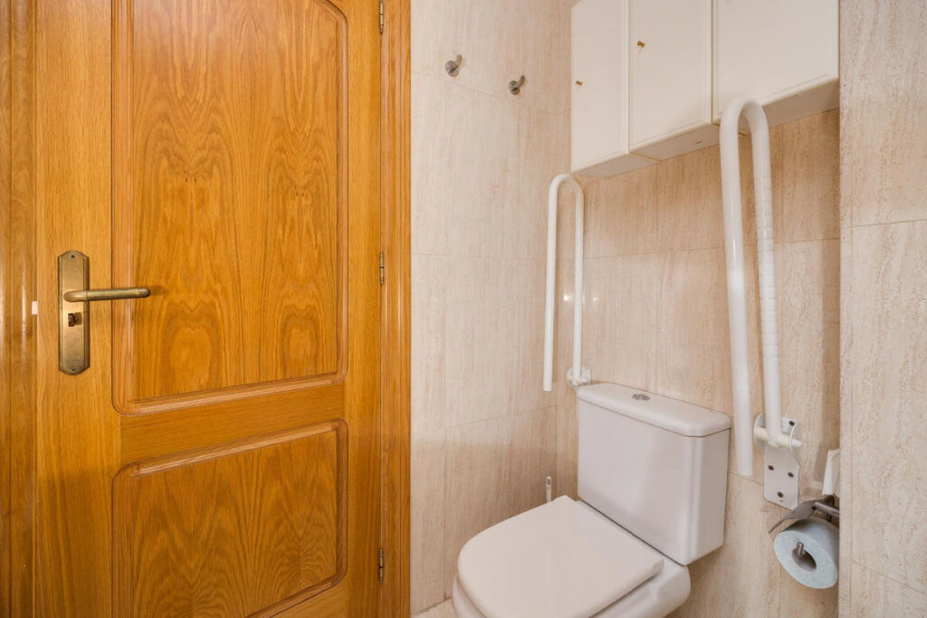 Middle Floor Apartment Torrevieja Alicante - image 43