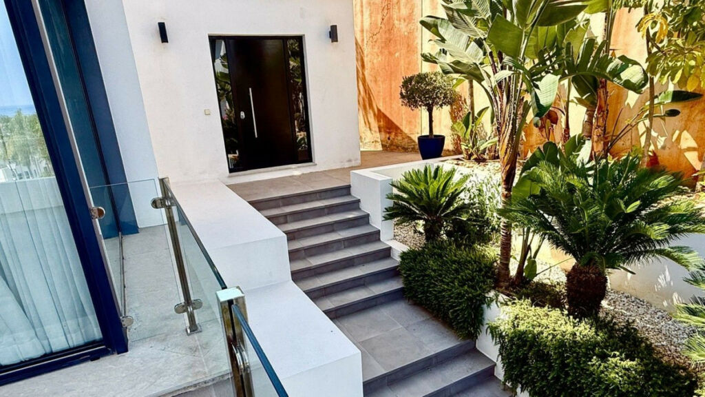 Detached Villa El Paraiso Málaga - image 43