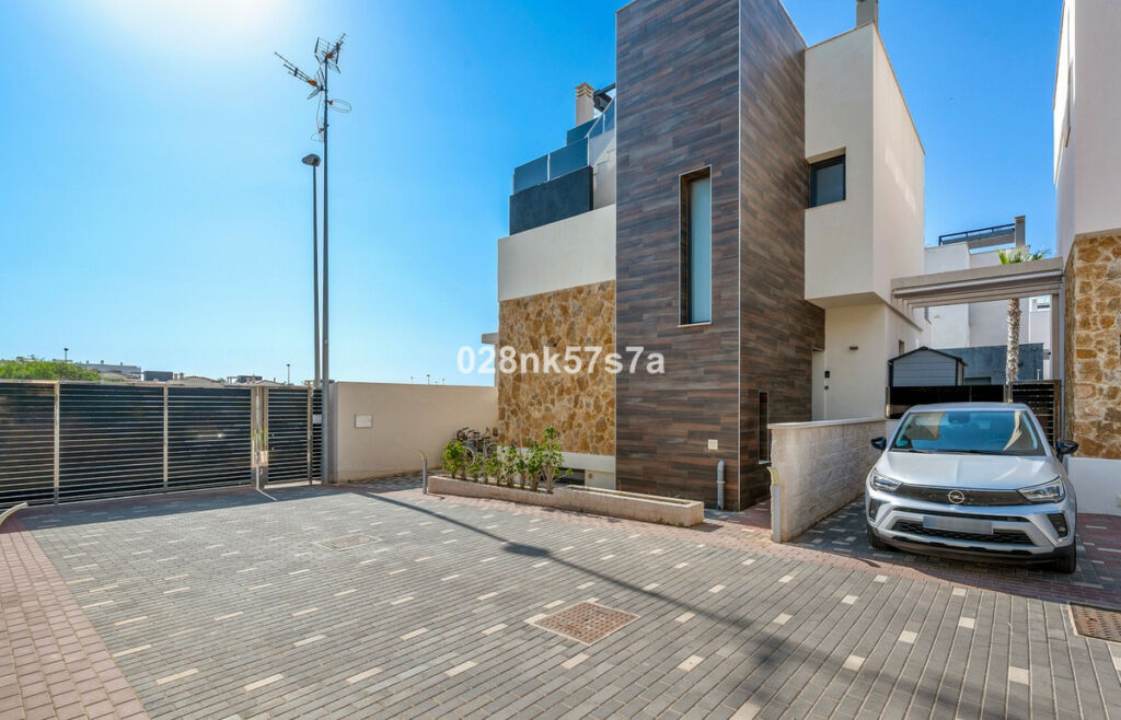 Detached Villa Lomas de Cabo Roig Alicante - image 43