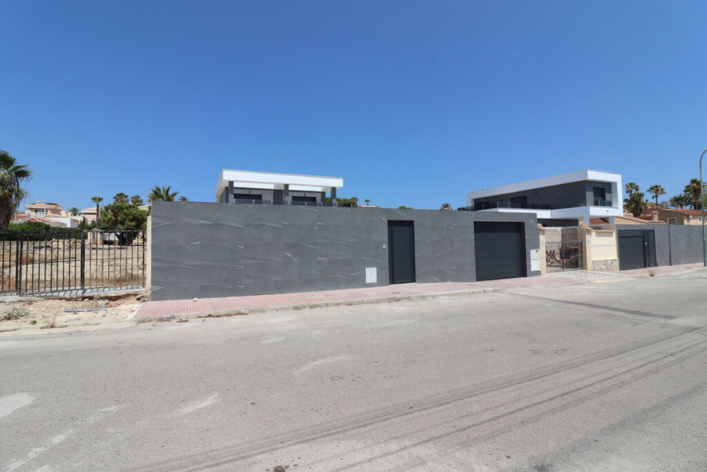 Detached Villa Ciudad Quesada Alicante - image 43