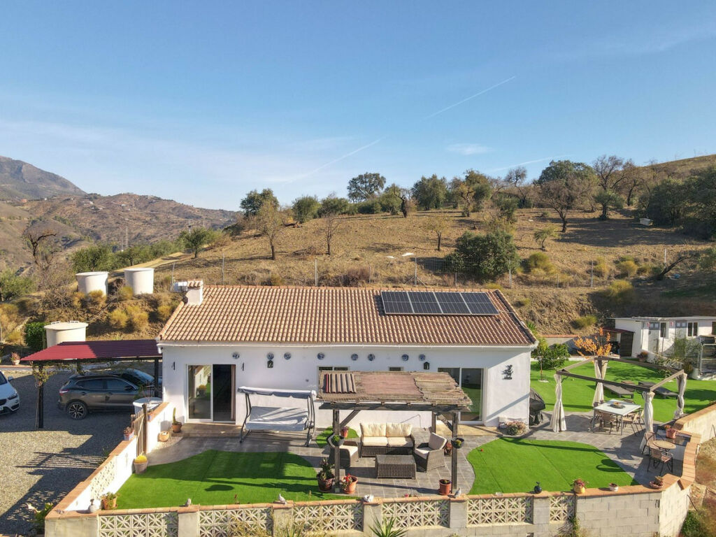 Detached Villa Tolox Málaga - image 43