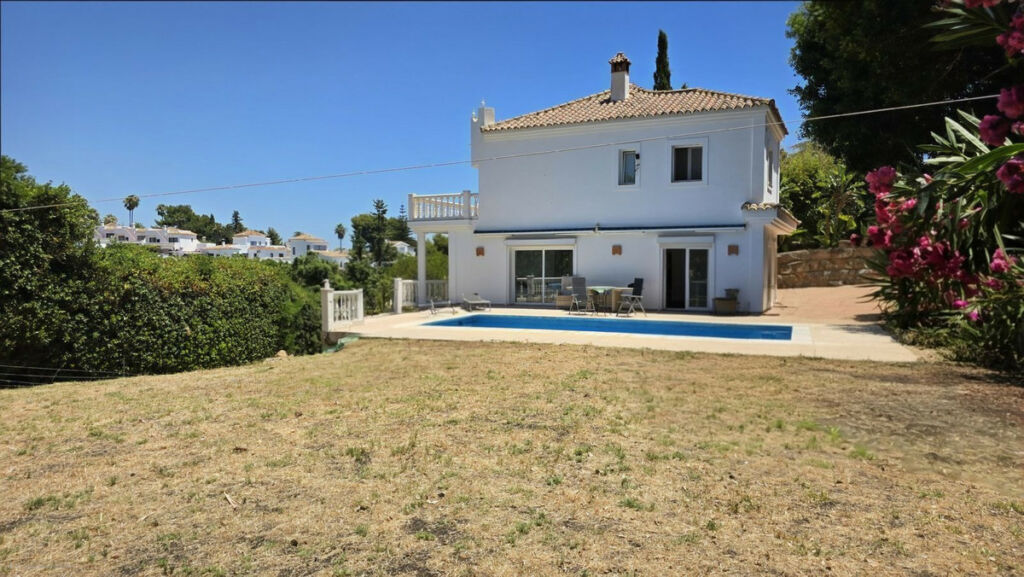 Detached Villa Calahonda Málaga - image 41