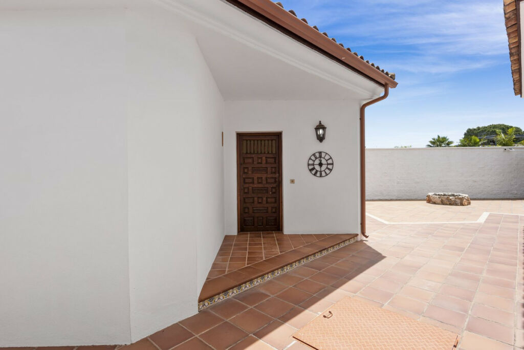 Detached Villa Las Chapas Málaga - image 43