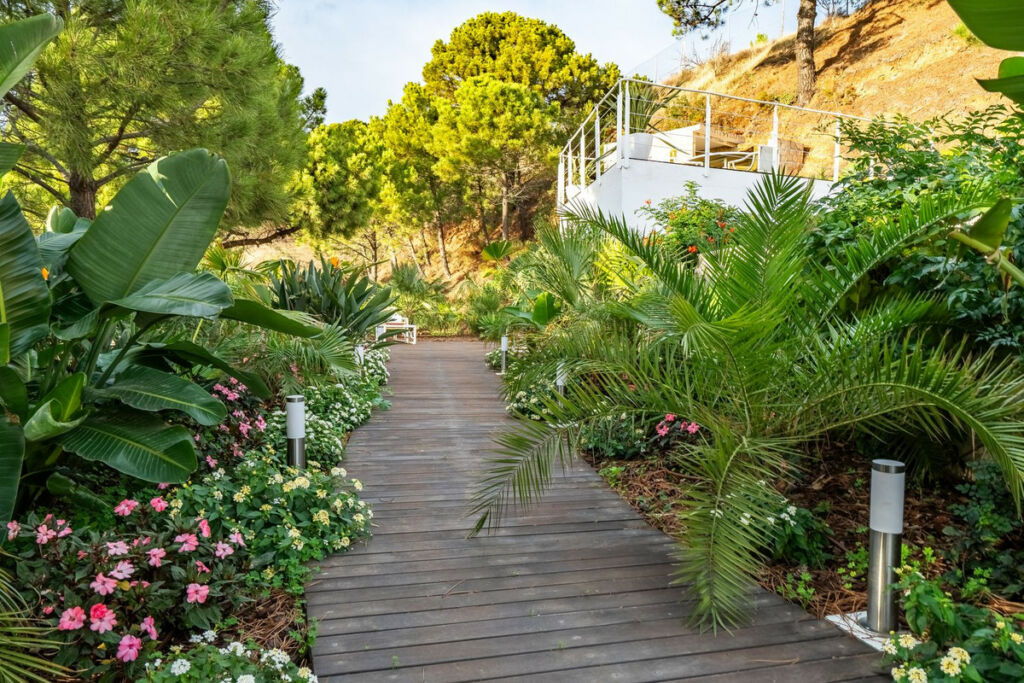 Detached Villa Estepona Málaga - image 41