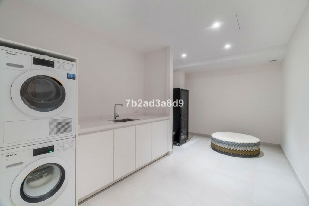 Detached Villa Nueva Andalucía Málaga - image 44