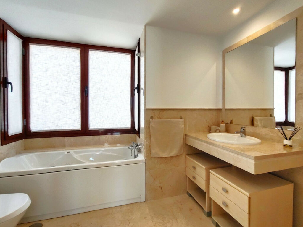Semi-Detached House Casares Málaga - image 6