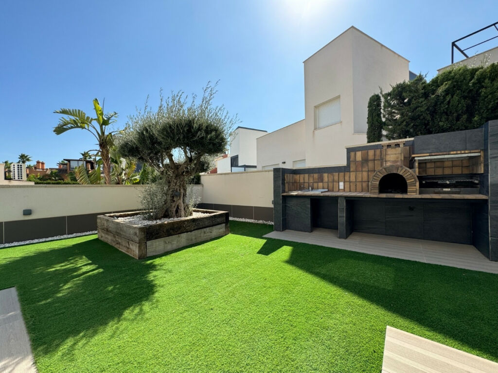 Detached Villa San Miguel de Salinas Alicante - image 45