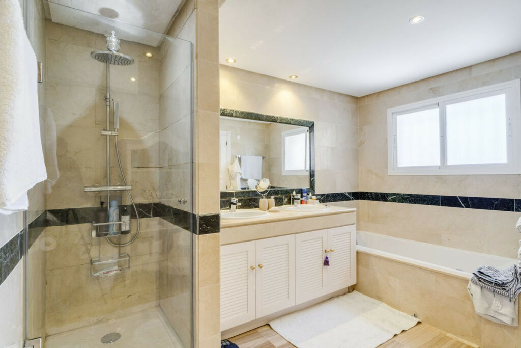 Penthouse Duplex Bahía de Marbella Málaga - image 45
