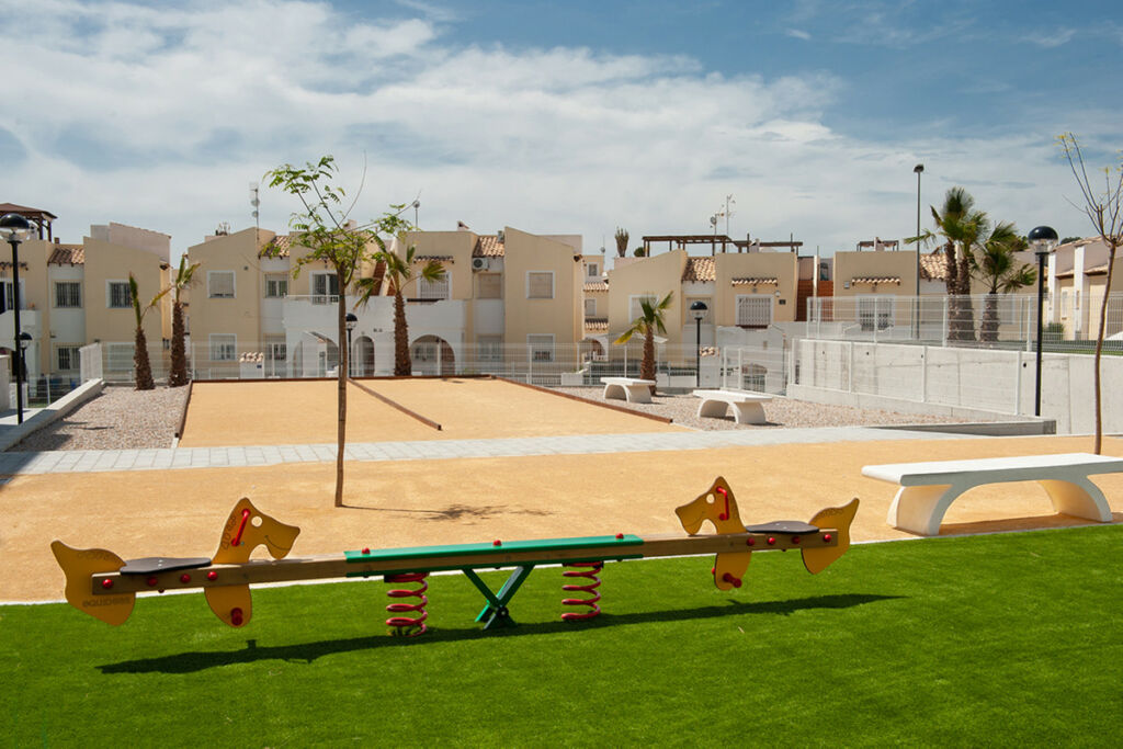 Middle Floor Apartment Villamartin Alicante - image 43