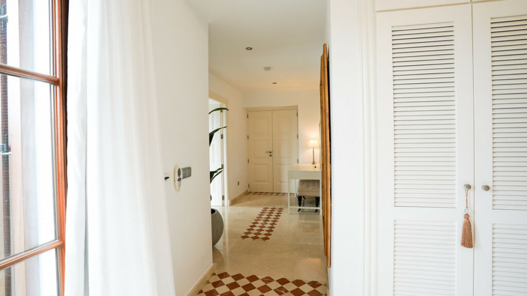 Detached Villa El Madroñal Málaga - image 37