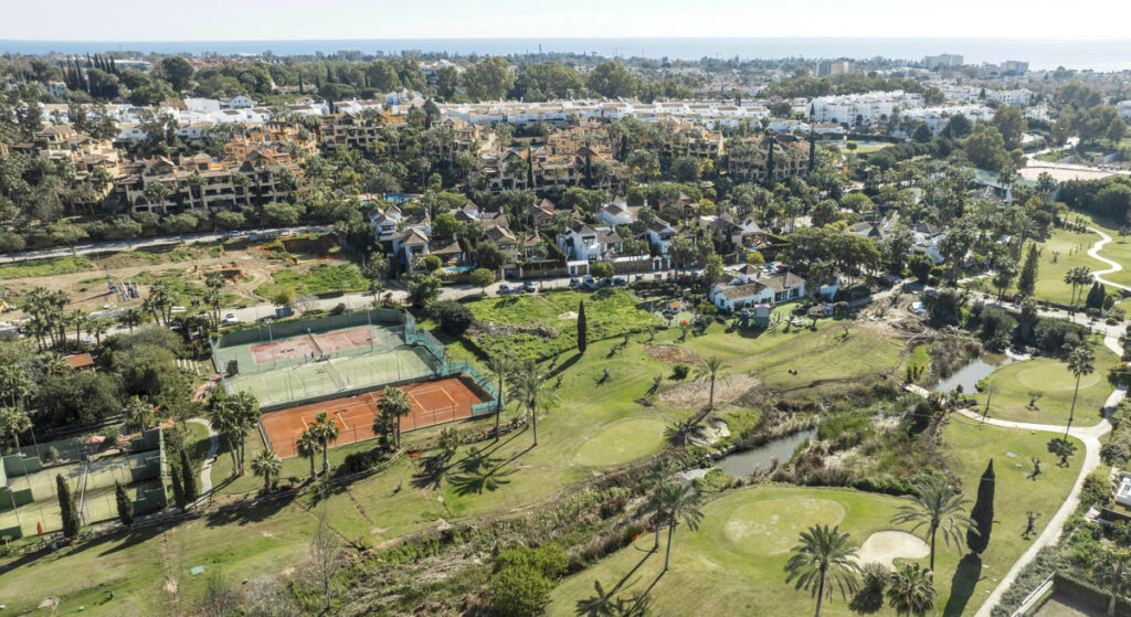 Detached Villa Estepona Málaga - image 41