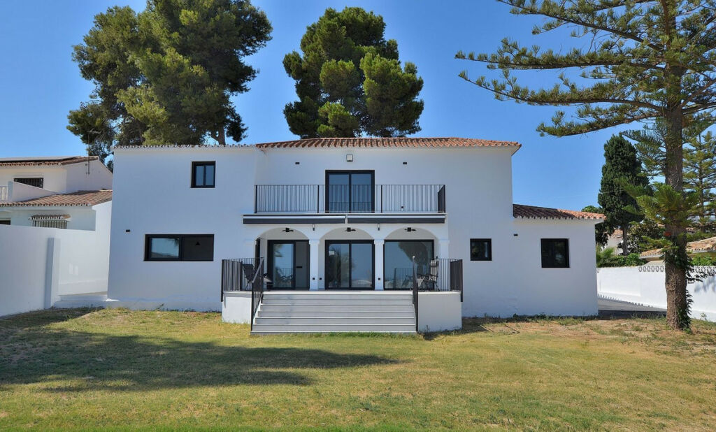 Detached Villa El Coto Málaga - image 46