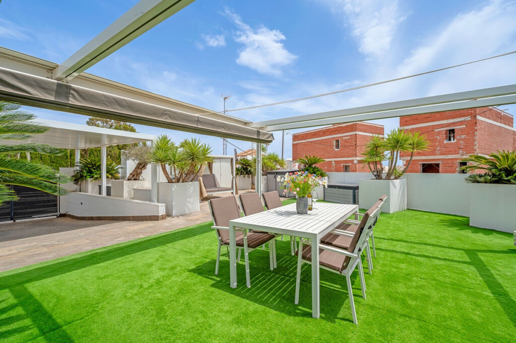 Detached Villa Villamartin Alicante - image 46