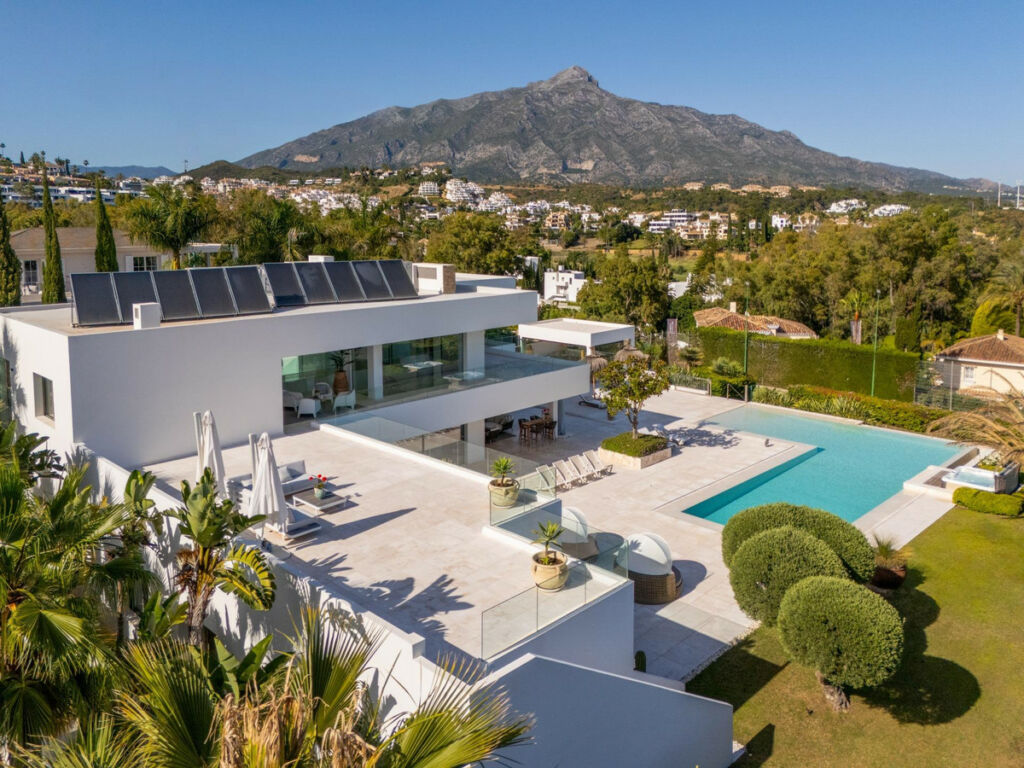 Detached Villa Marbella Málaga - image 46