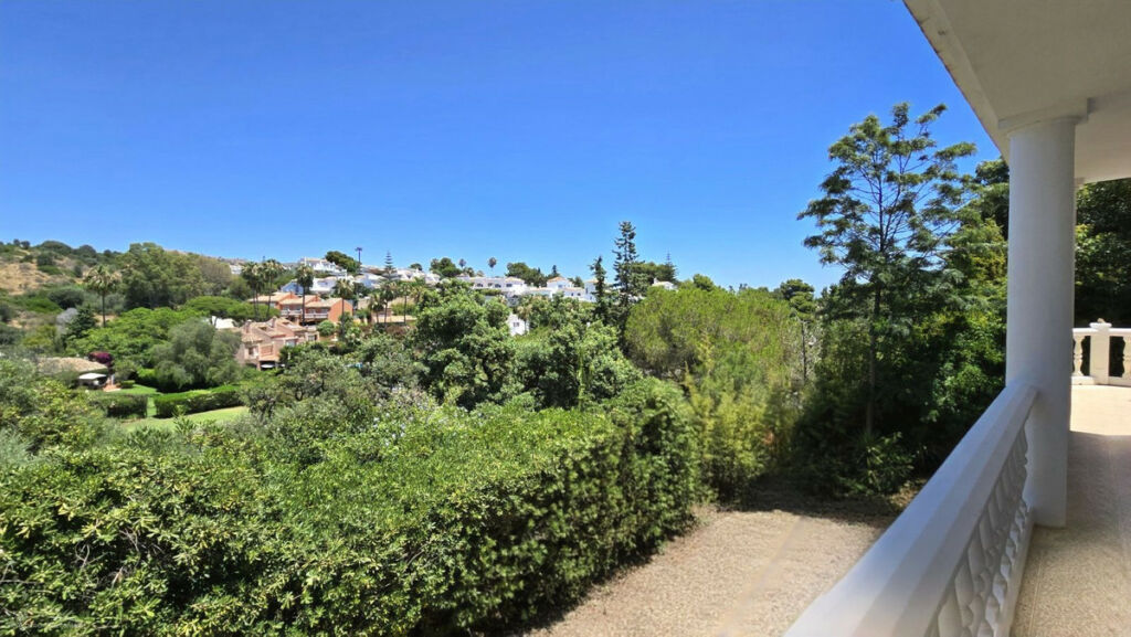 Detached Villa Calahonda Málaga - image 44