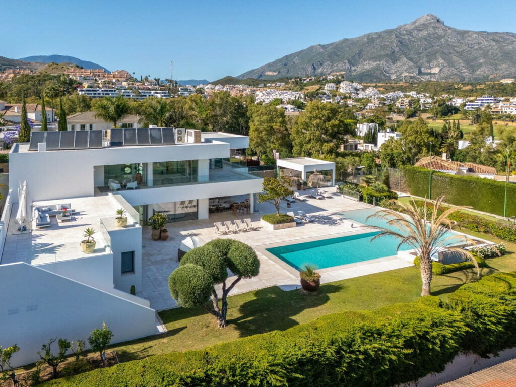 Detached Villa Marbella Málaga - image 47