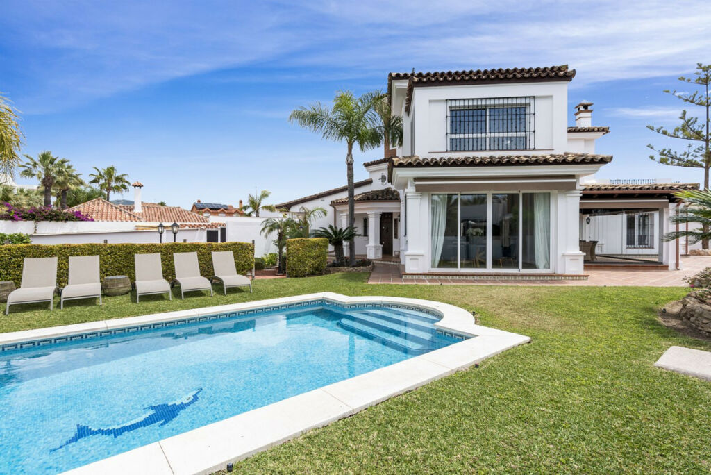 Detached Villa Las Chapas Málaga - image 48