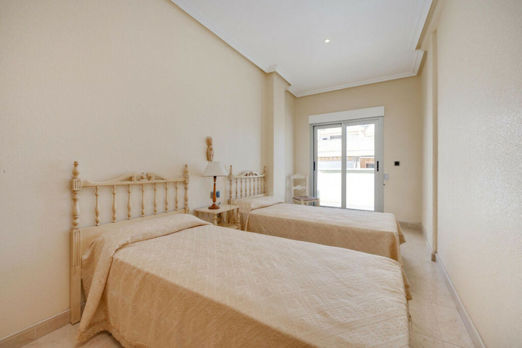 Middle Floor Apartment Torrevieja Alicante - image 48