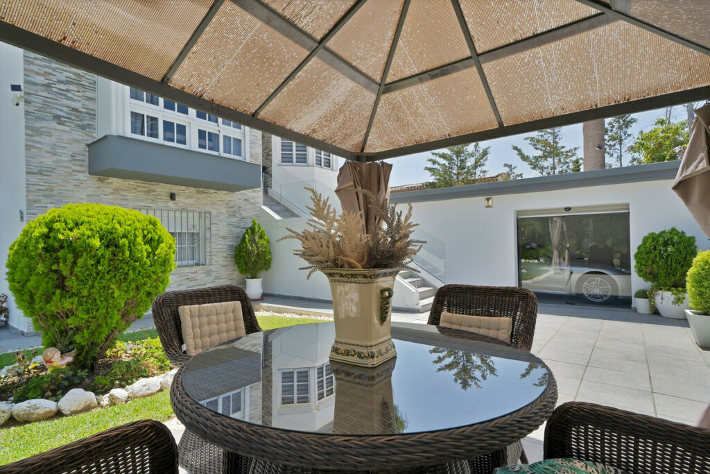 Detached Villa Estepona Málaga - image 49