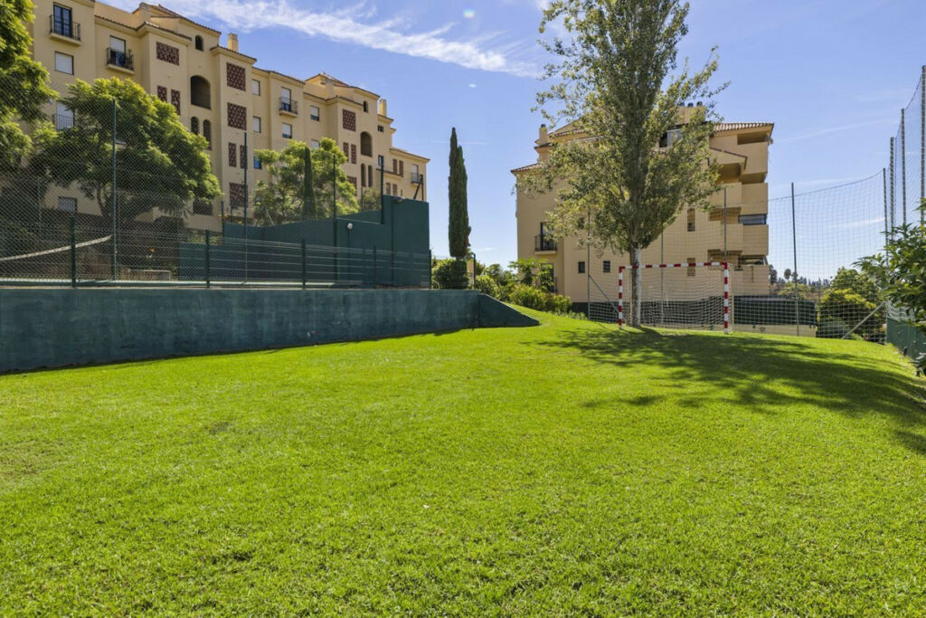 Penthouse Duplex Selwo Málaga - image 5