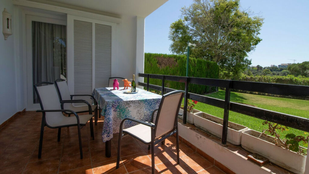 Ground Floor Apartment Los Monteros Málaga - image 7