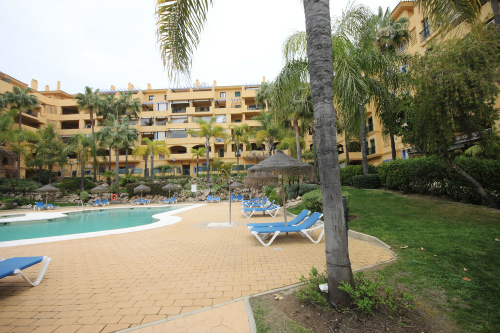 Middle Floor Apartment San Pedro de Alcántara Málaga - image 5