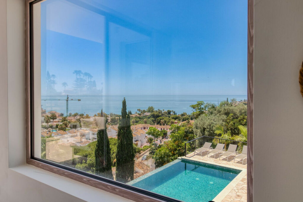 Detached Villa Torremuelle Málaga - image 2