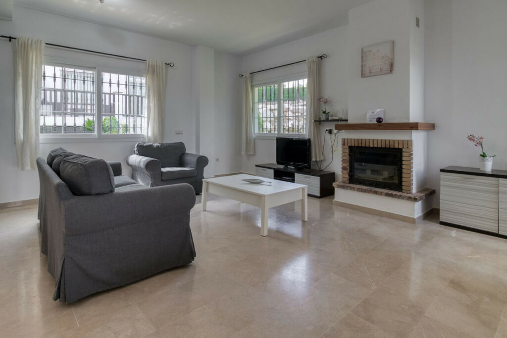 Semi-Detached House Lauro Golf Málaga - image 4