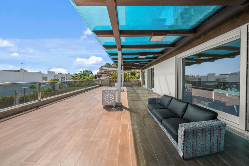 Detached Villa Bahía de Marbella Málaga - image 5