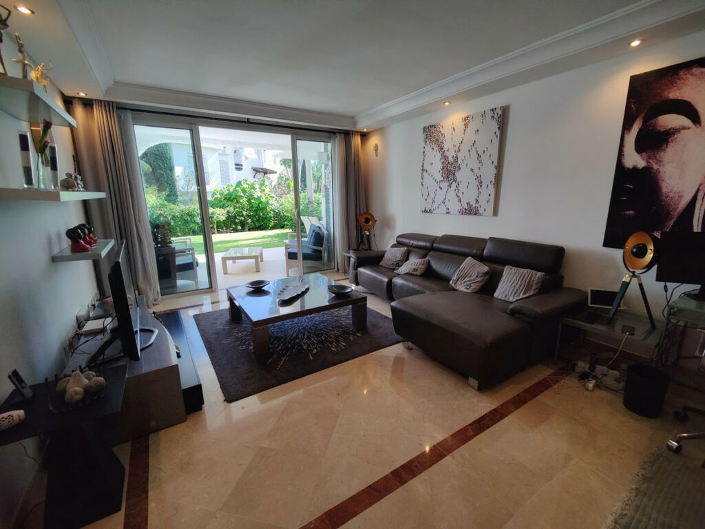 Ground Floor Apartment Puerto Banús Málaga - image 5