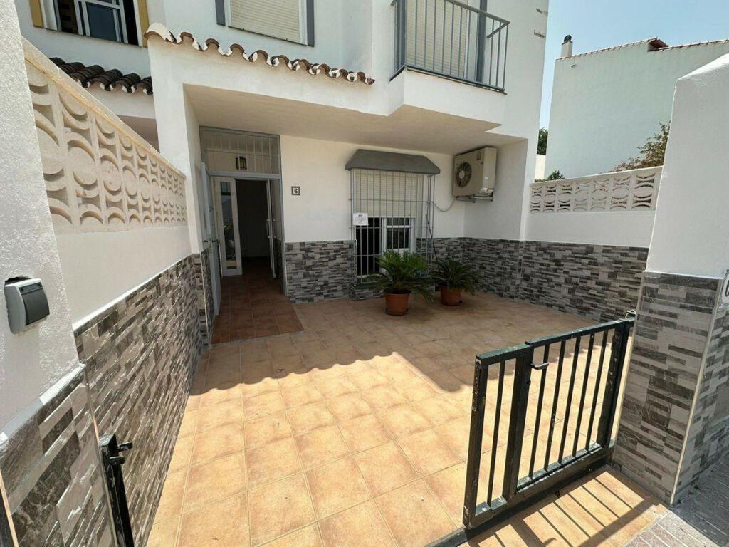 Townhouse Manilva Málaga - image 5