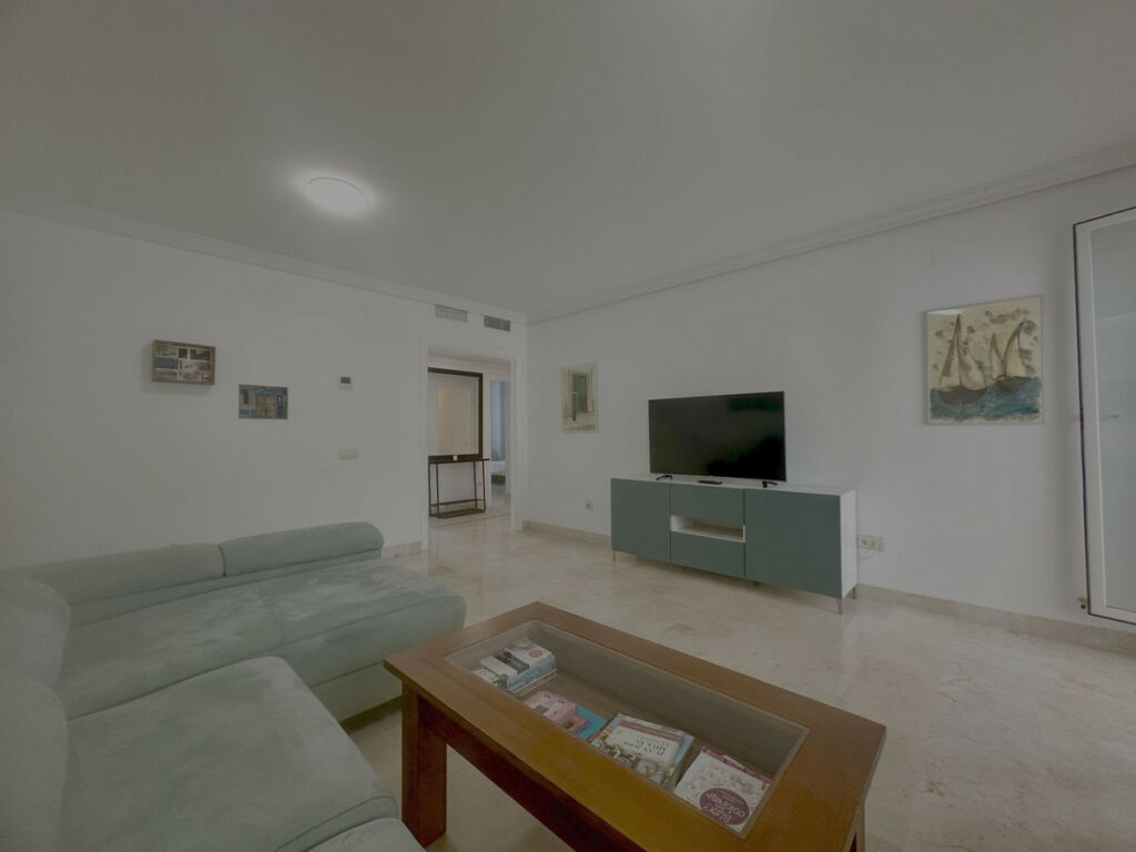 Middle Floor Apartment Benalmadena Costa Málaga - image 4