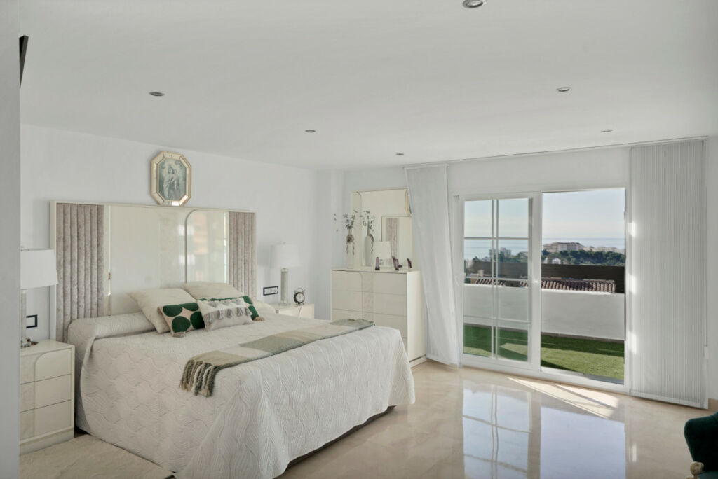 Penthouse Benalmadena Málaga - image 2