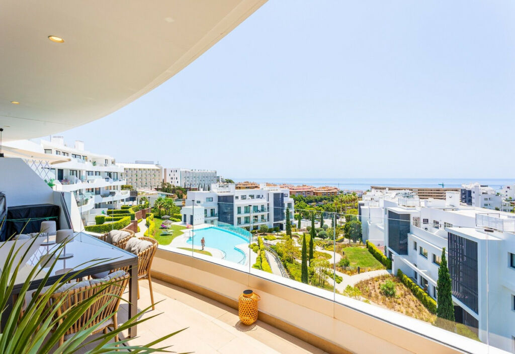 Middle Floor Apartment Fuengirola Málaga - image 6