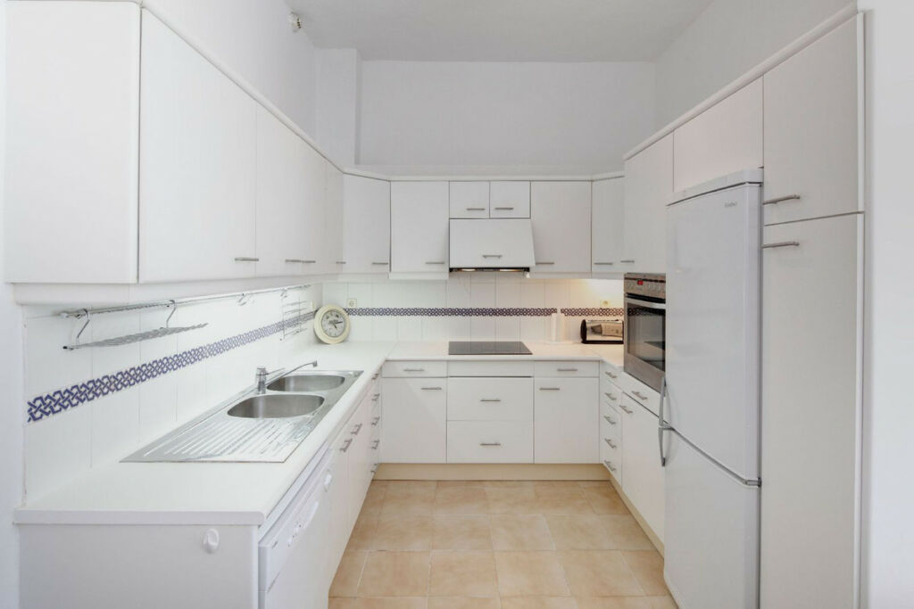 Ground Floor Apartment Atalaya Málaga - image 5