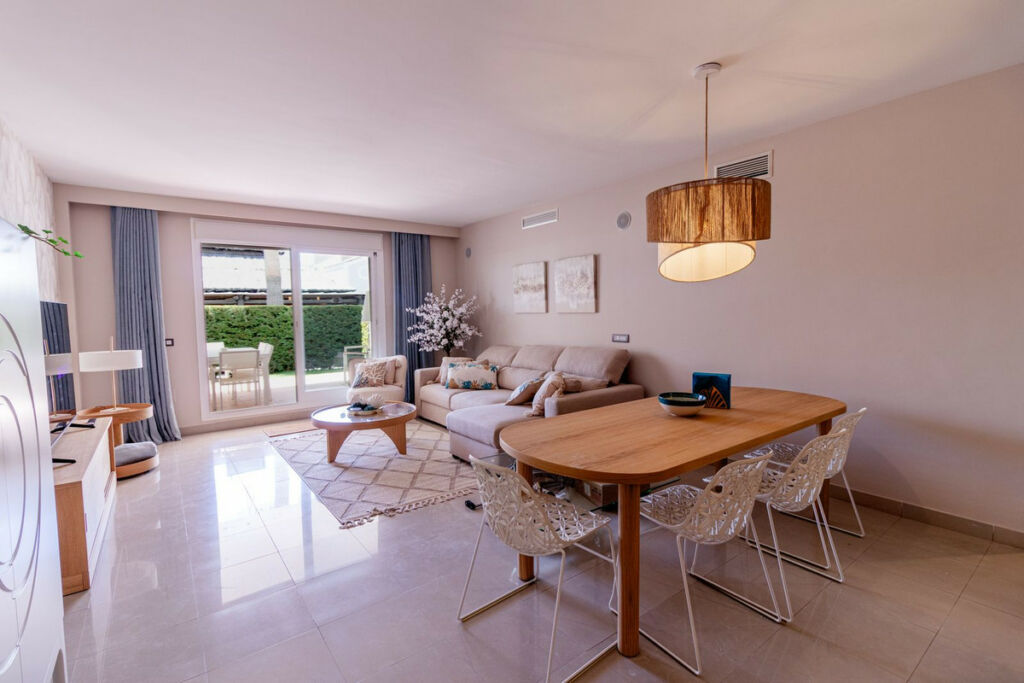 Ground Floor Apartment El Paraiso Málaga - image 5