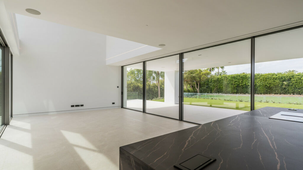 Semi-Detached House The Golden Mile Málaga - image 5