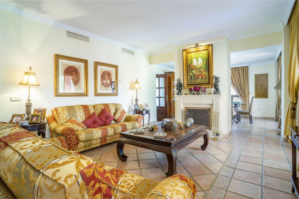 Detached Villa Guadalmina Alta Málaga - image 5