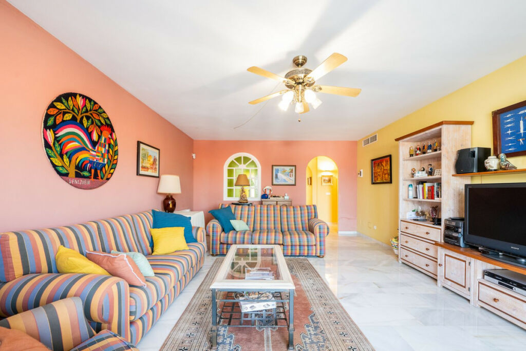 Middle Floor Apartment Marbella Málaga - image 5