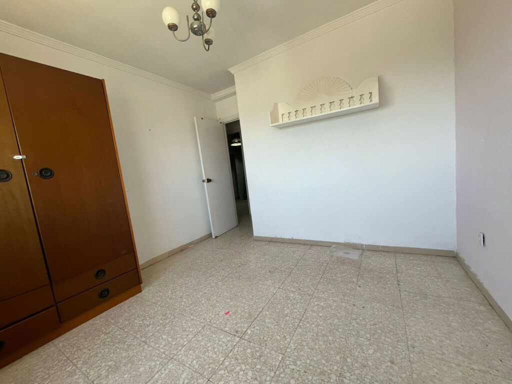 Middle Floor Apartment Estepona Málaga - image 5