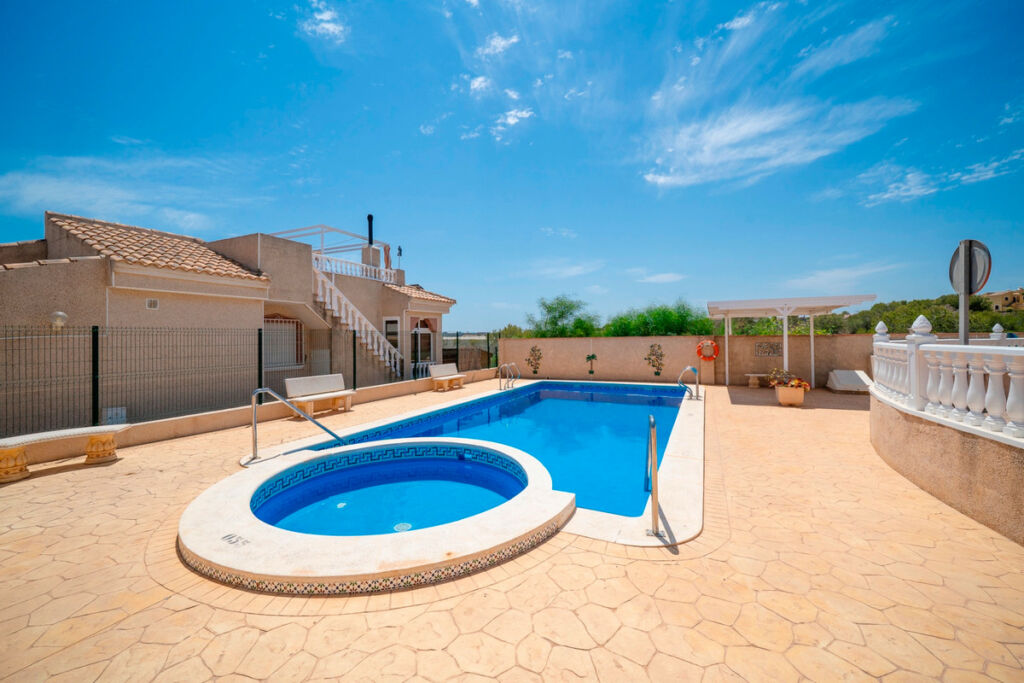 Detached Villa Algorfa Alicante - image 5