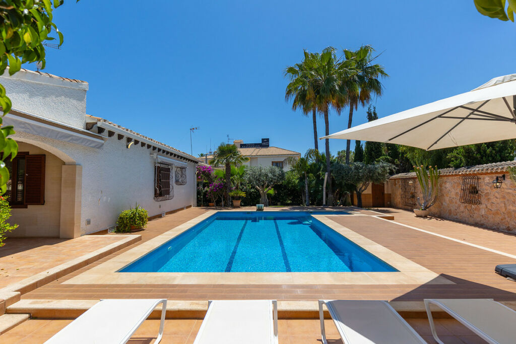 Detached Villa Punta Prima Alicante - image 5